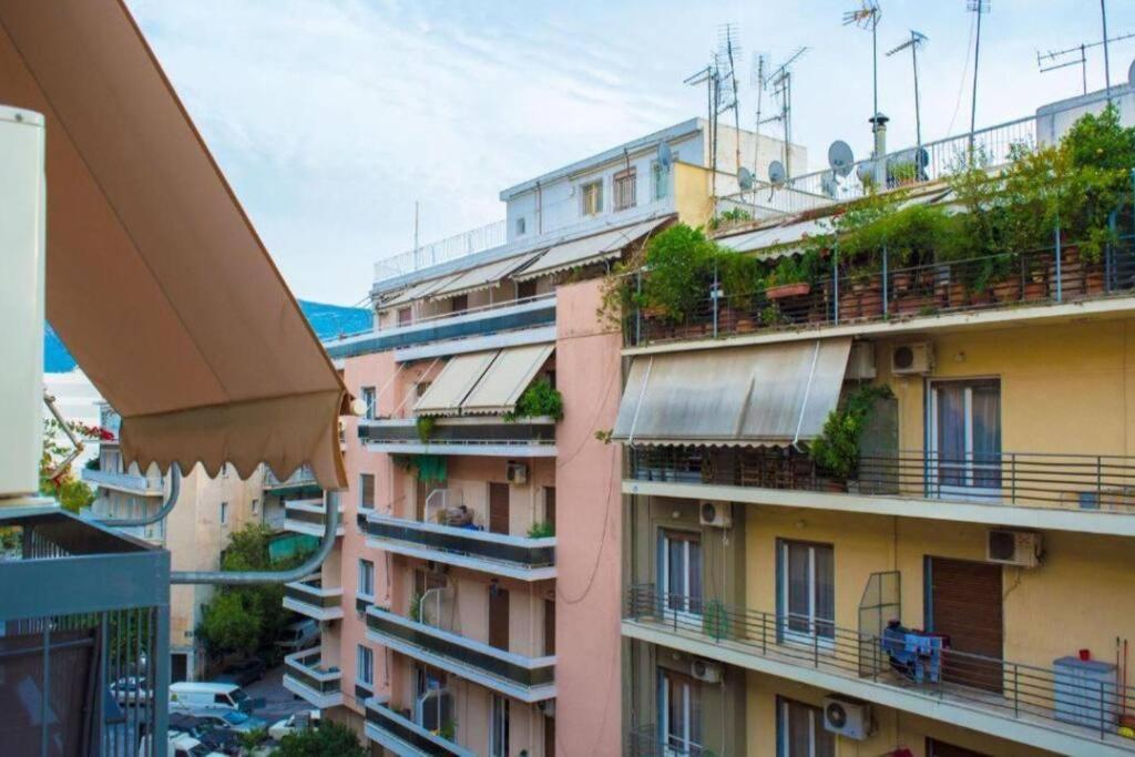 Casa De Colores, Next To The Metro Athena Bagian luar foto