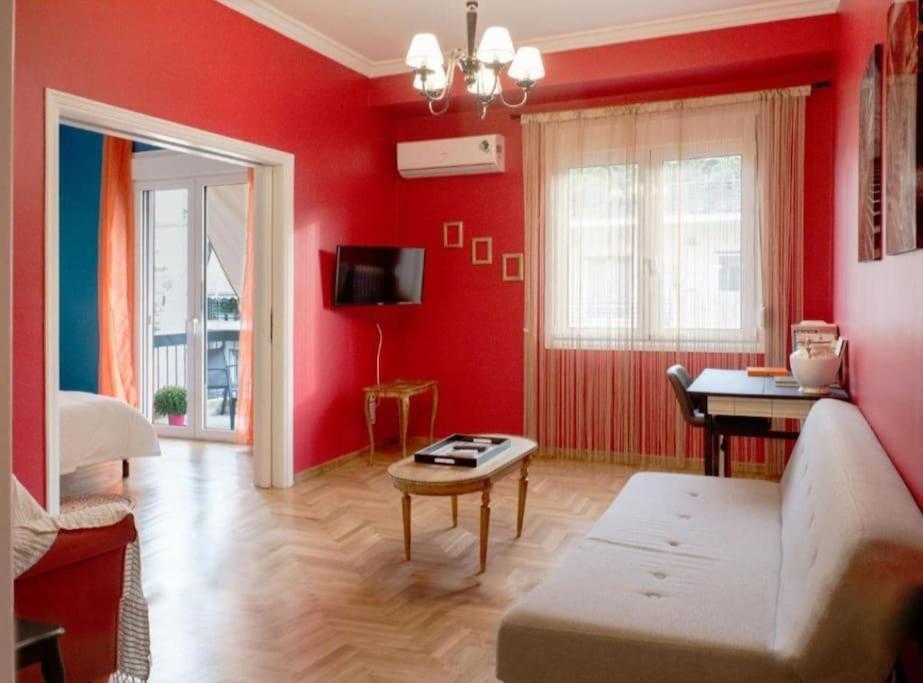 Casa De Colores, Next To The Metro Athena Bagian luar foto